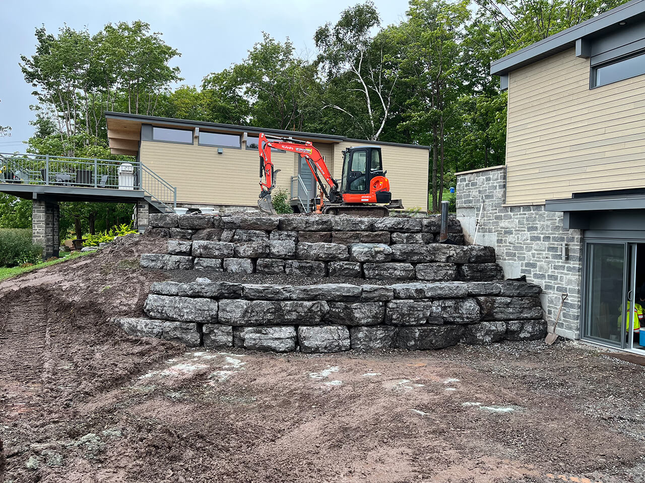 Enrochement, protection des berges et mur de soutènement Enrochement, protection des berges et mur de soutènement
