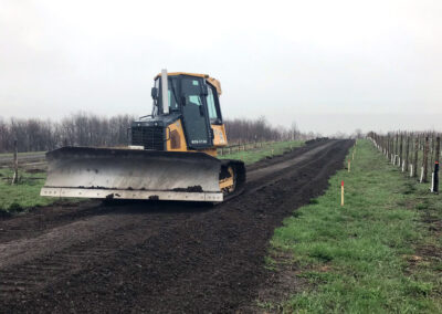 Nivellement de terrain pour chemin