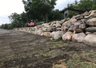 Protection du terrain par un mur de soutènement